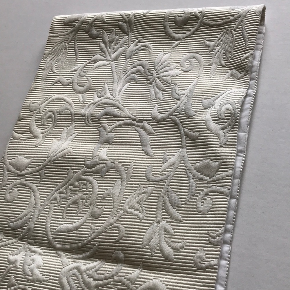 70” table runner - Picture 4 of 8